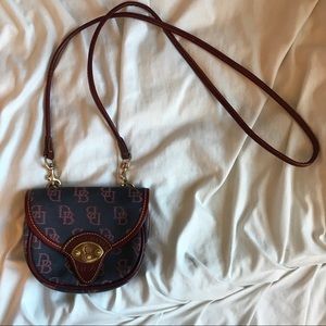 {Dooney & Bourke} Vintage convertible crossbody